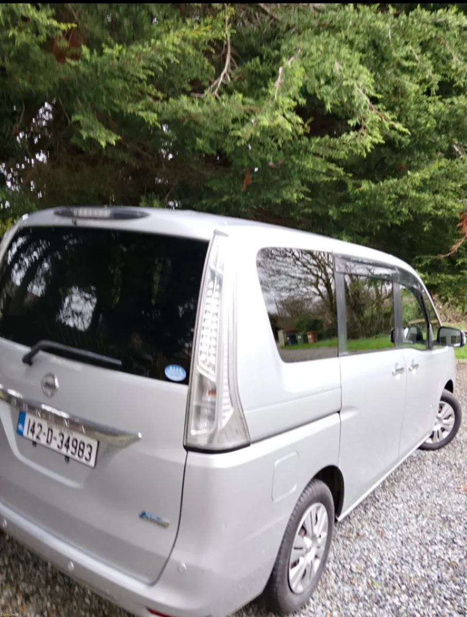 2014 nissan Serena - Image 4