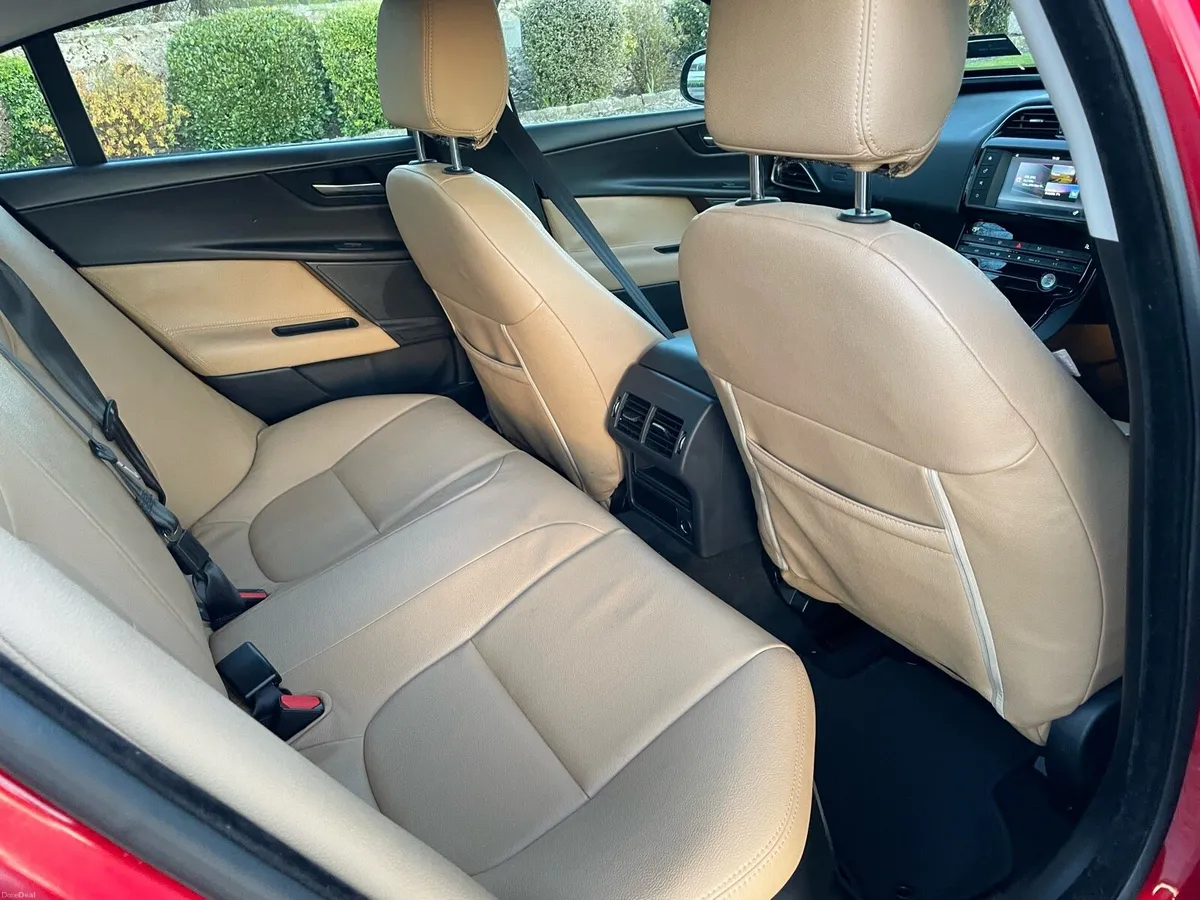 Jaguar XE - Image 5