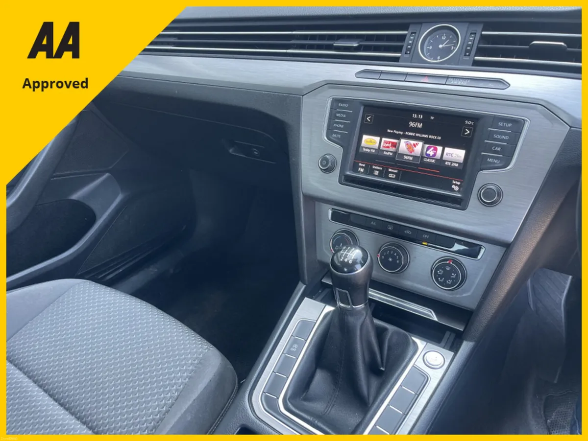 Volkswagen Passat 1.6 TDI S BLUEMOTION  FREE DELIV - Image 4