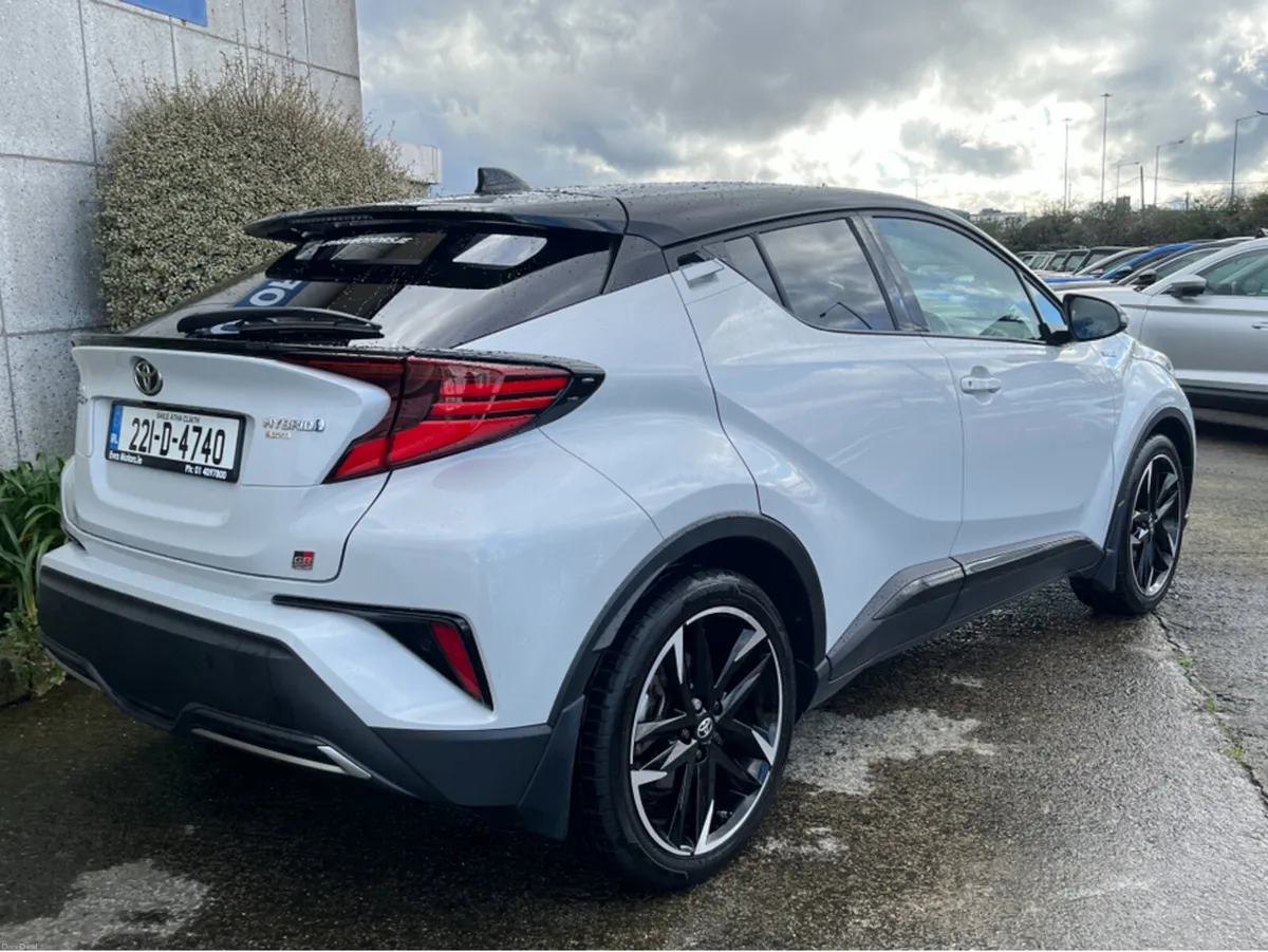 Toyota C-HR GR SPORT AUTOMATIC HYBRID 1.8 PETROL / - Image 4