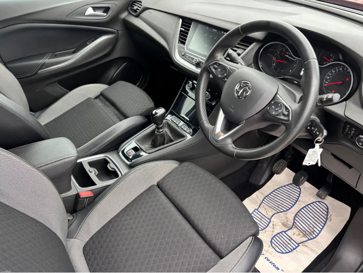 Opel Grandland X 1.2 SRI NAV 130PS 5DR - Image 3
