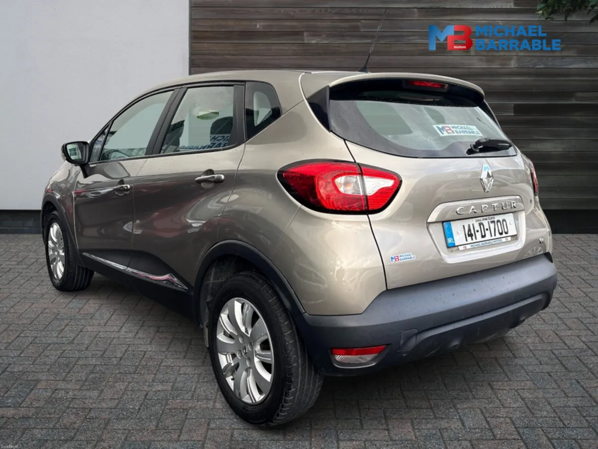 Renault Captur LIFE TCE 90 4DR Petrol Manual - Image 4