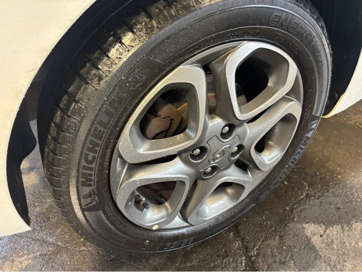 Hyundai i20 ACTIVE DELUXE PLUS 5DR Finance Availab - Image 2