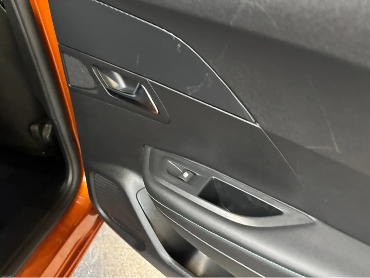 Peugeot 2008 ALLURE 1.2 100 6.4 4DR Finance Availa - Image 4