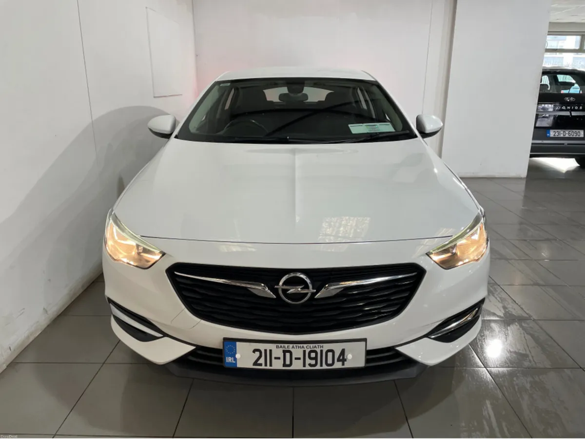 Opel Insignia CLOSED GOOD FRIDAY AND EASTER SATURD - Image 2