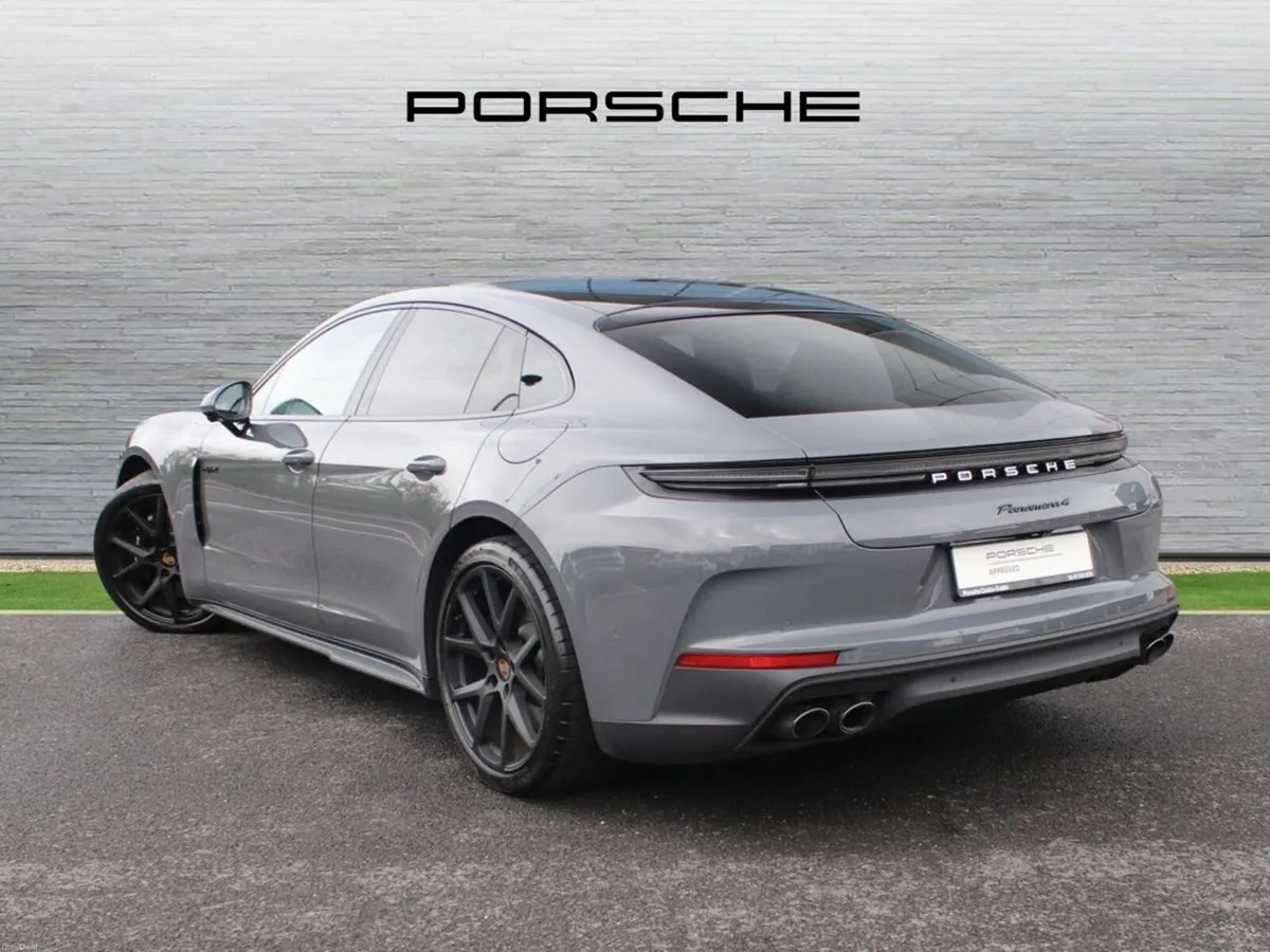 Porsche Panamera 4 E-Hybrid - Image 3