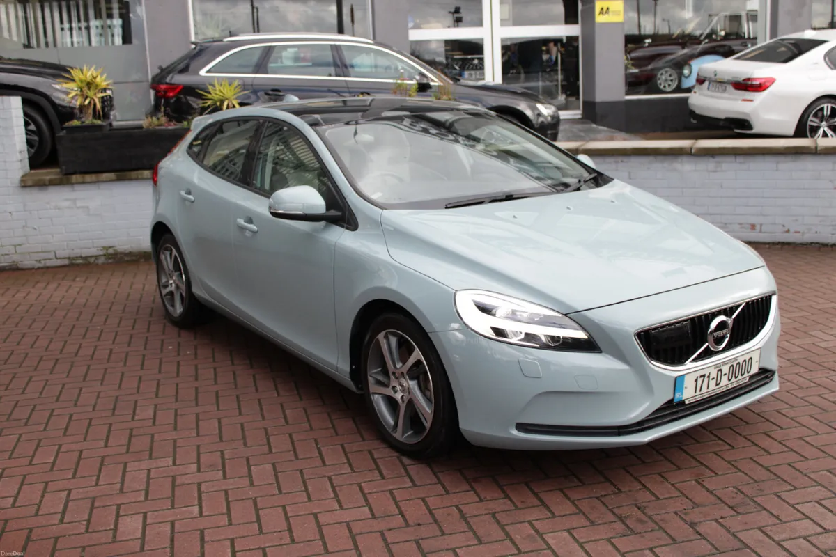 2020 VOLVO V40 2.0D D4 ESTATE 5DR AUTOMATIC - Image 1