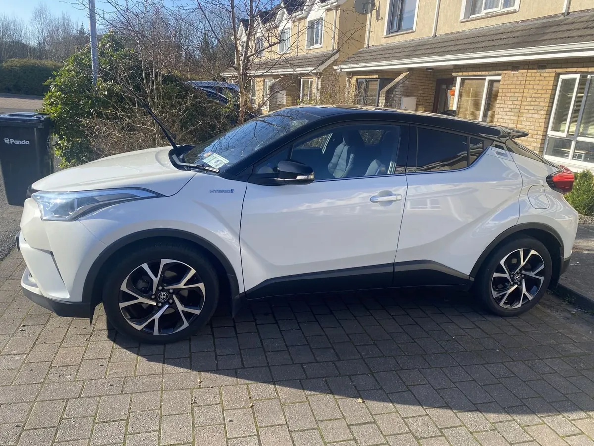 Toyota C-HR 2017 Luna Sport Hybrid - Image 2
