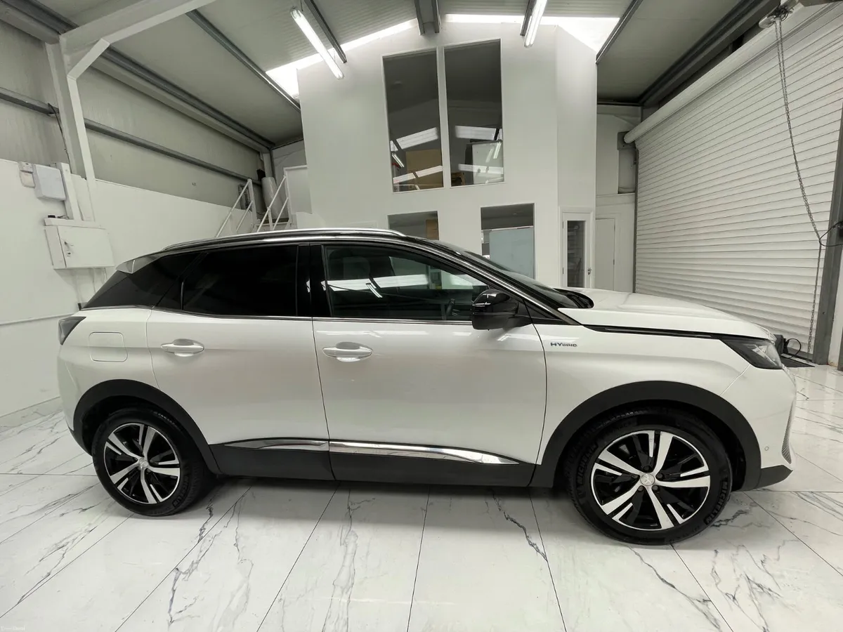 2023 Peugeot 3008 Gt 1.6 Phev - Image 2
