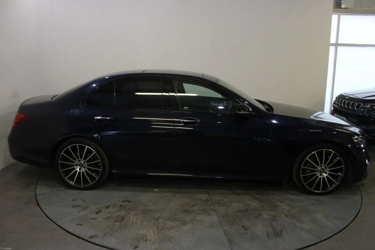 Mercedes-Benz E-Class E300 D AMG NIGHT EDITION AUT - Image 3