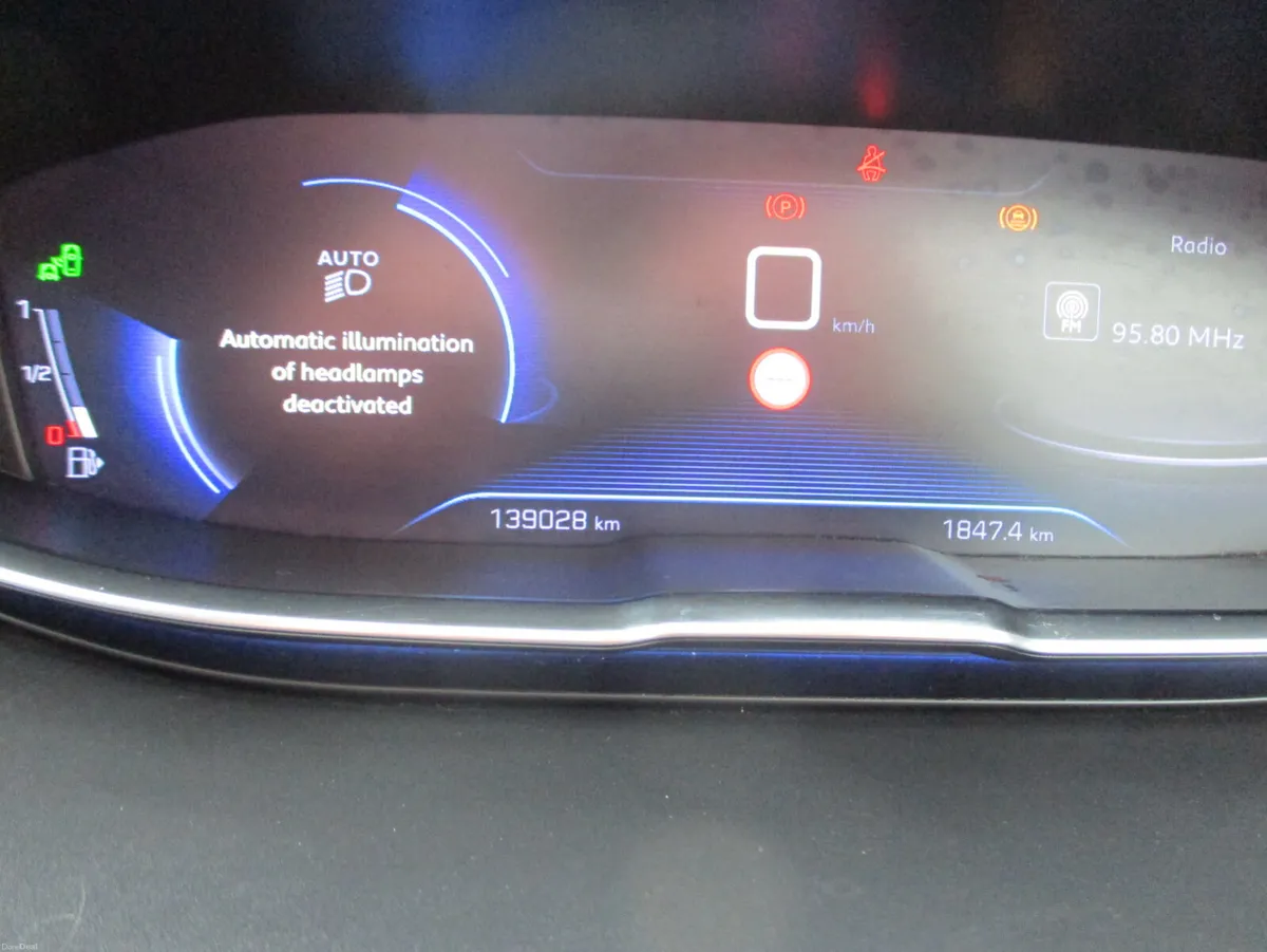 Peugeot 5008 2019 1.5 HDI 7SEATER ALLURE - Image 3