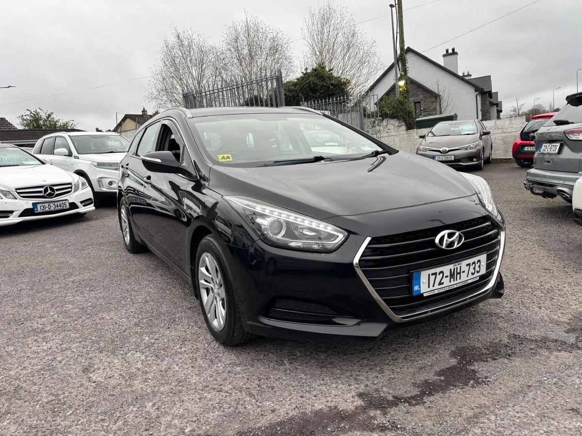 Hyundai i40  ESTATE  DIESEL  2017 SPOTLESS - Image 1