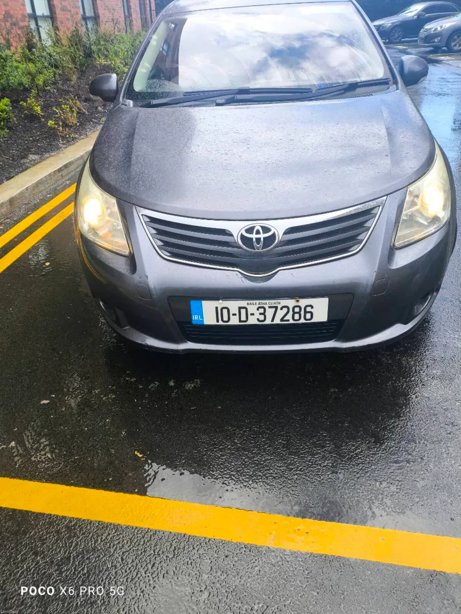 Toyota avensis 2010 - Image 1