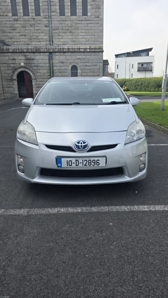 Toyota Prius 5DR Automatic - Image 1