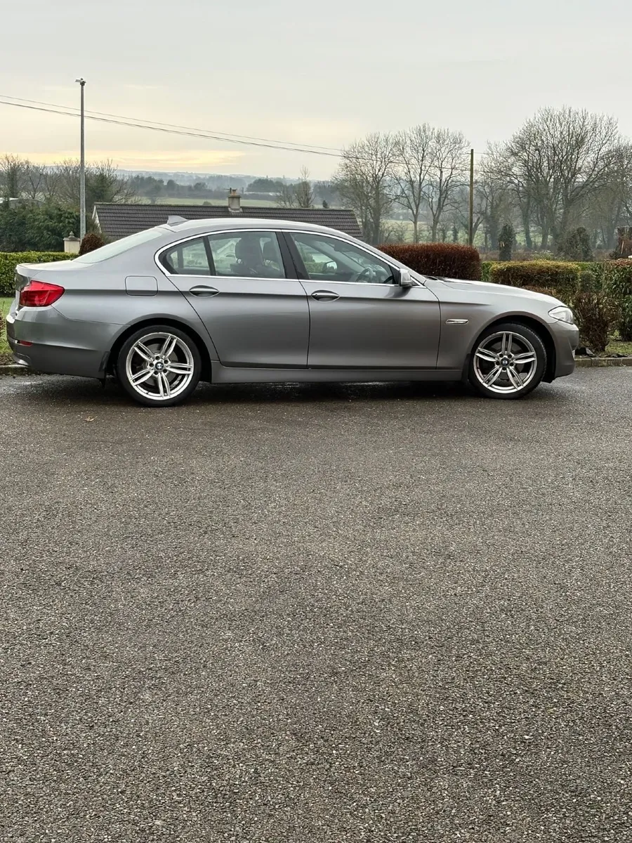 BMW 5-Series 2012 - Image 1