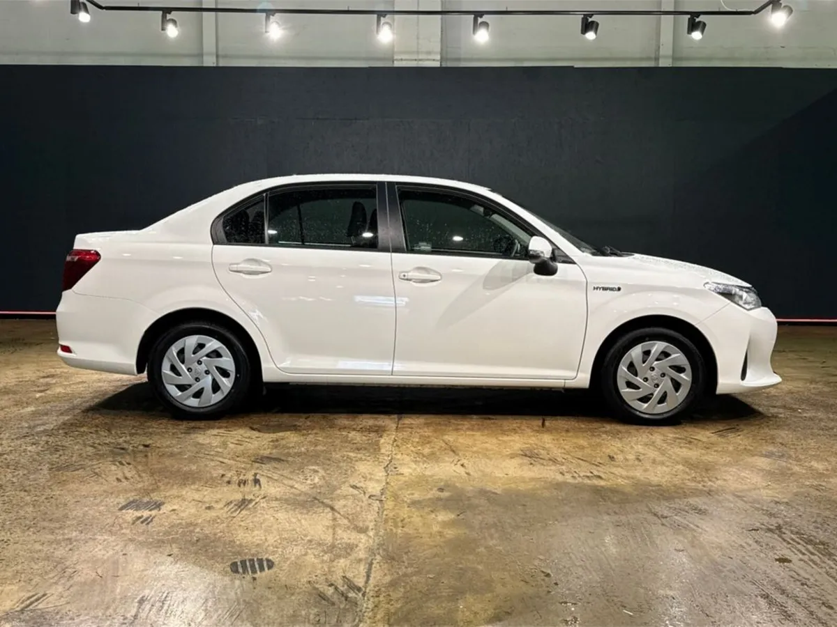 Toyota Corolla HYBRID - PUSH BUTTON START/STOP - T - Image 2