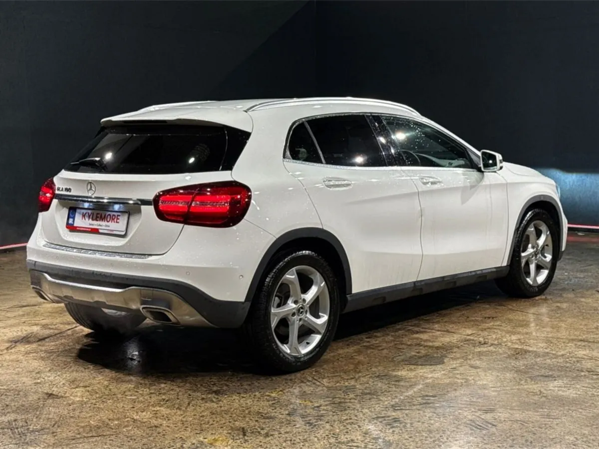 Mercedes-Benz GLA BLACK LEATHER HEATED SEATS - FAC - Image 4