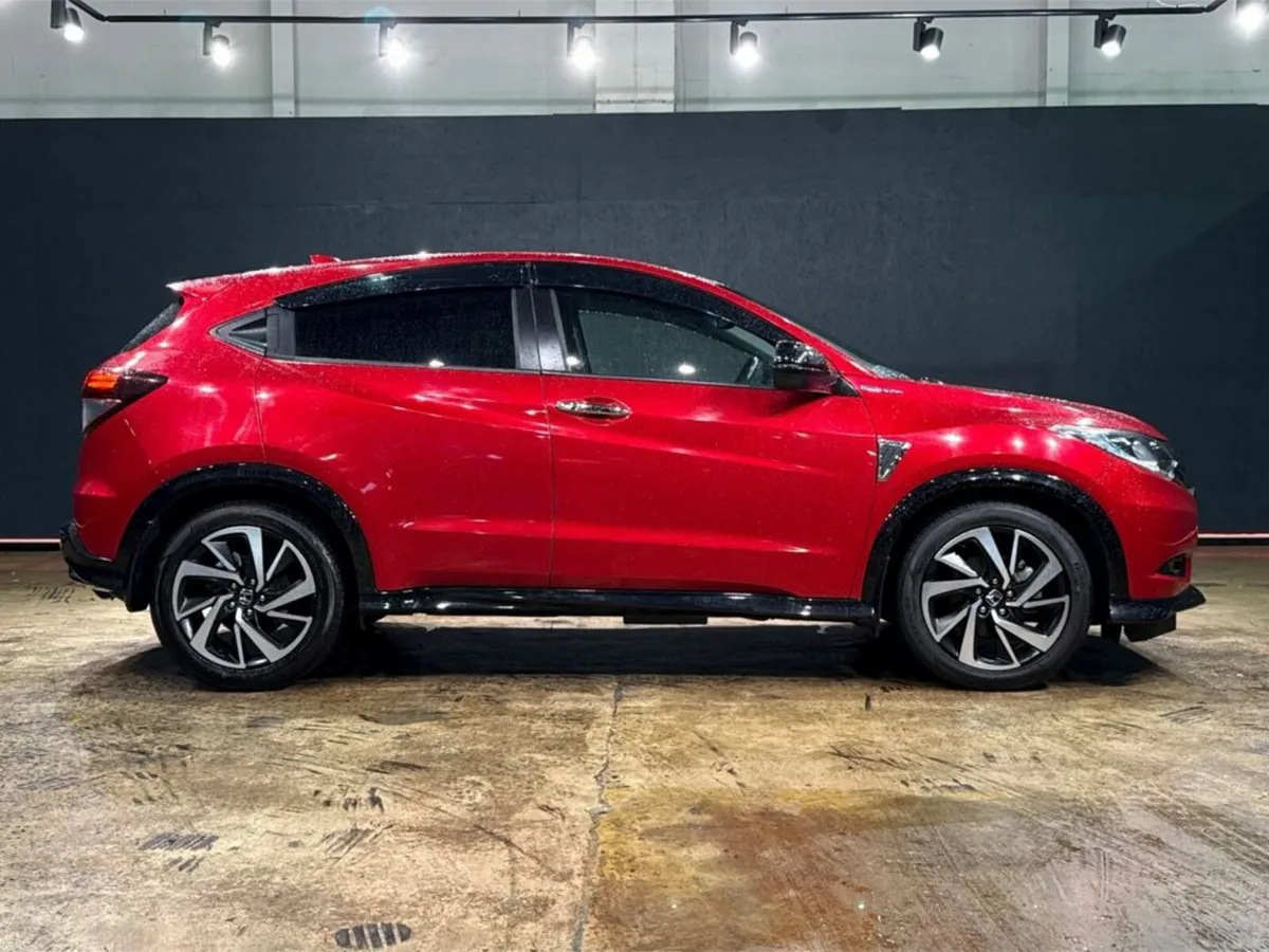 Honda Vezel RS EDITION - HYBRID - HALF BLACK LEATH - Image 3
