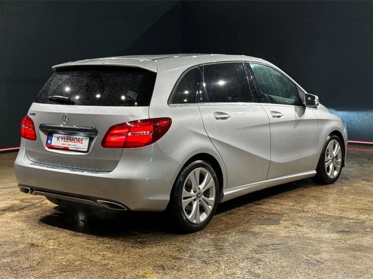Mercedes-Benz B-Class B180 1.6L AUTOMATIC - BLACK - Image 4