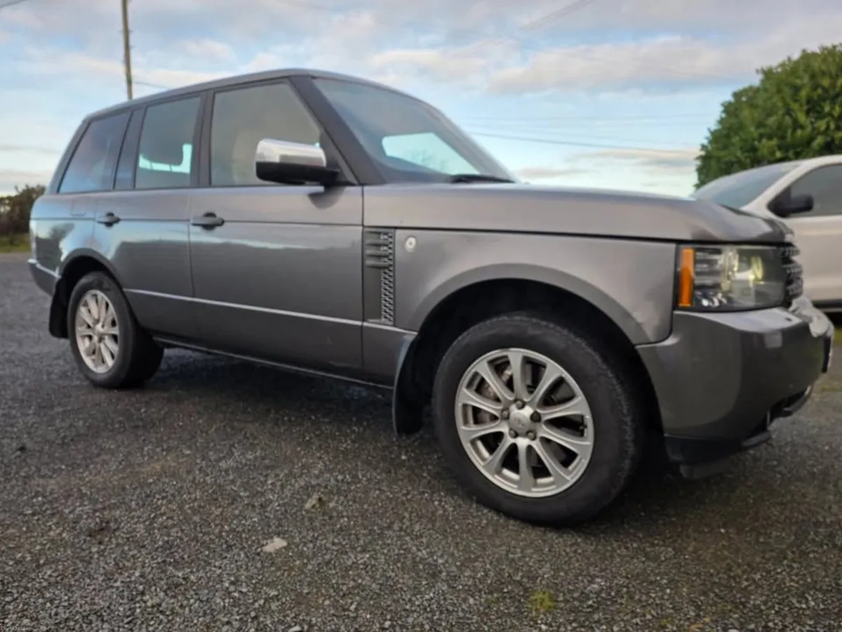 Land Rover Range Rover 2010 - Image 2