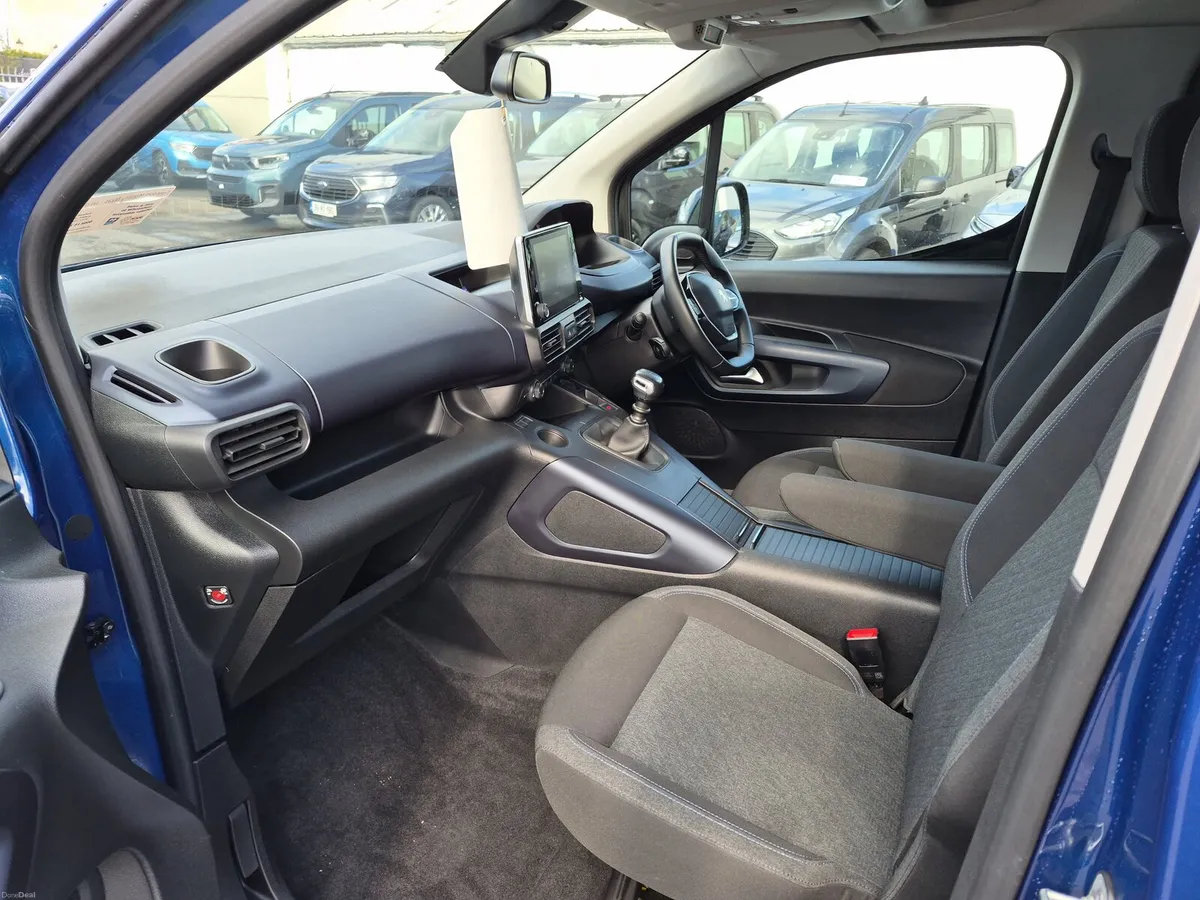 Peugeot Rifter Lowered Floor Wheelchair Access - Image 3
