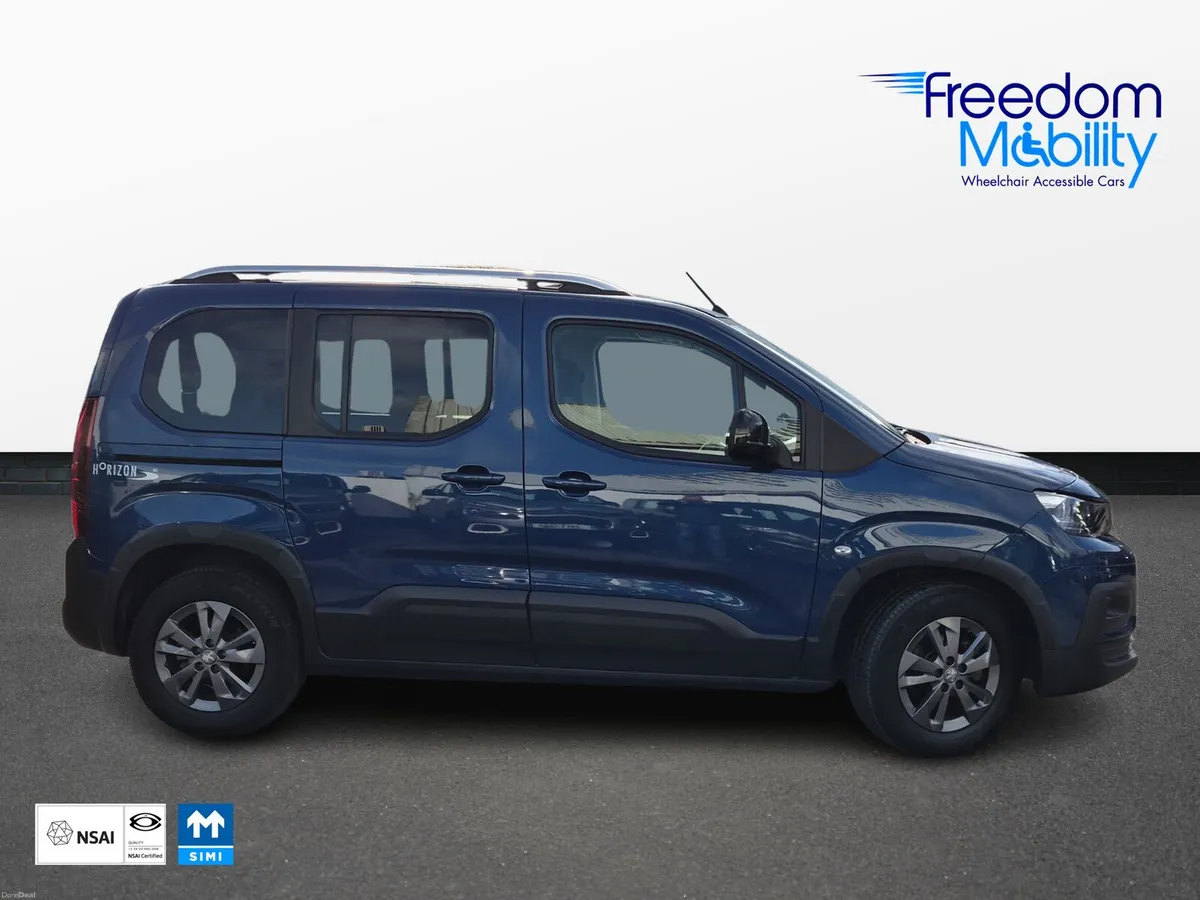 Peugeot Rifter Lowered Floor Wheelchair Access - Image 4
