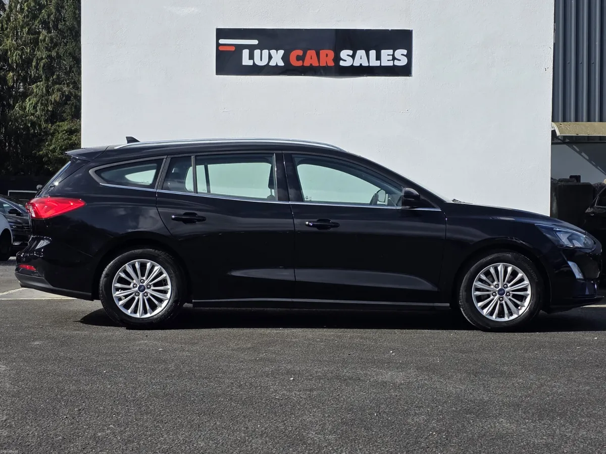 Ford Focus Estate 1.5 Titanium - Image 5