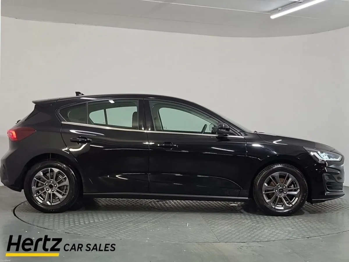 Ford Focus TITANIUM 1.0T Petrol Manual - Image 4