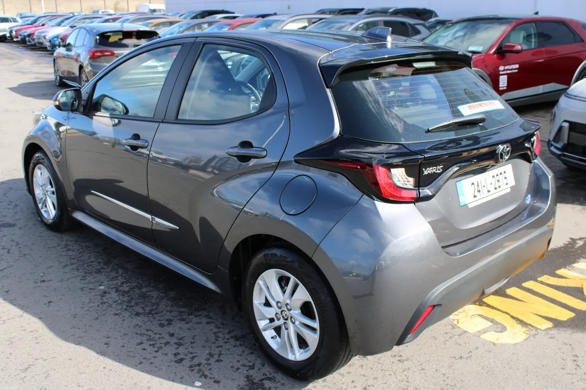 Toyota Yaris 2024 - Image 3