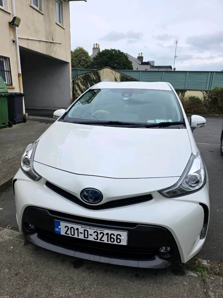 Toyota prius plus - Image 1