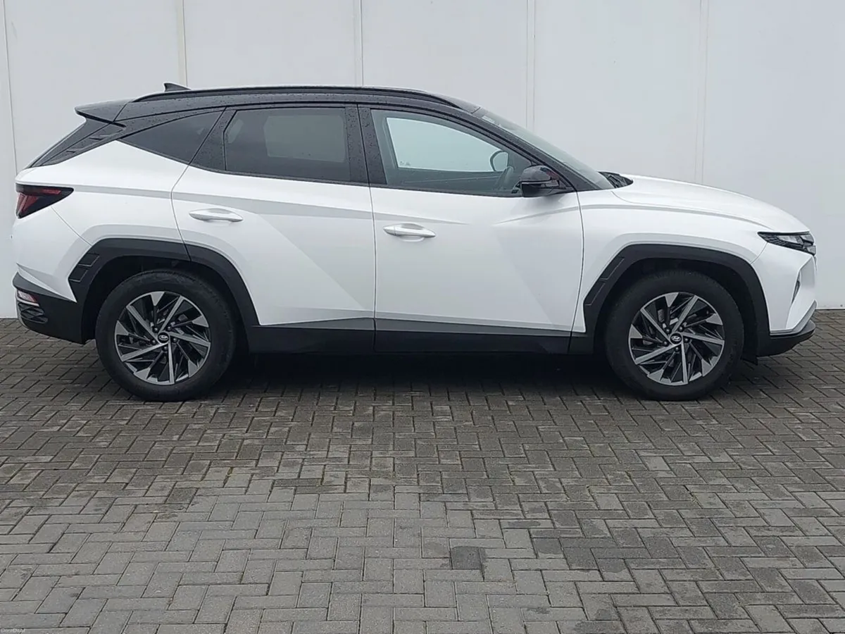 Hyundai Tucson 2WD Executive only 35,000km - Image 4