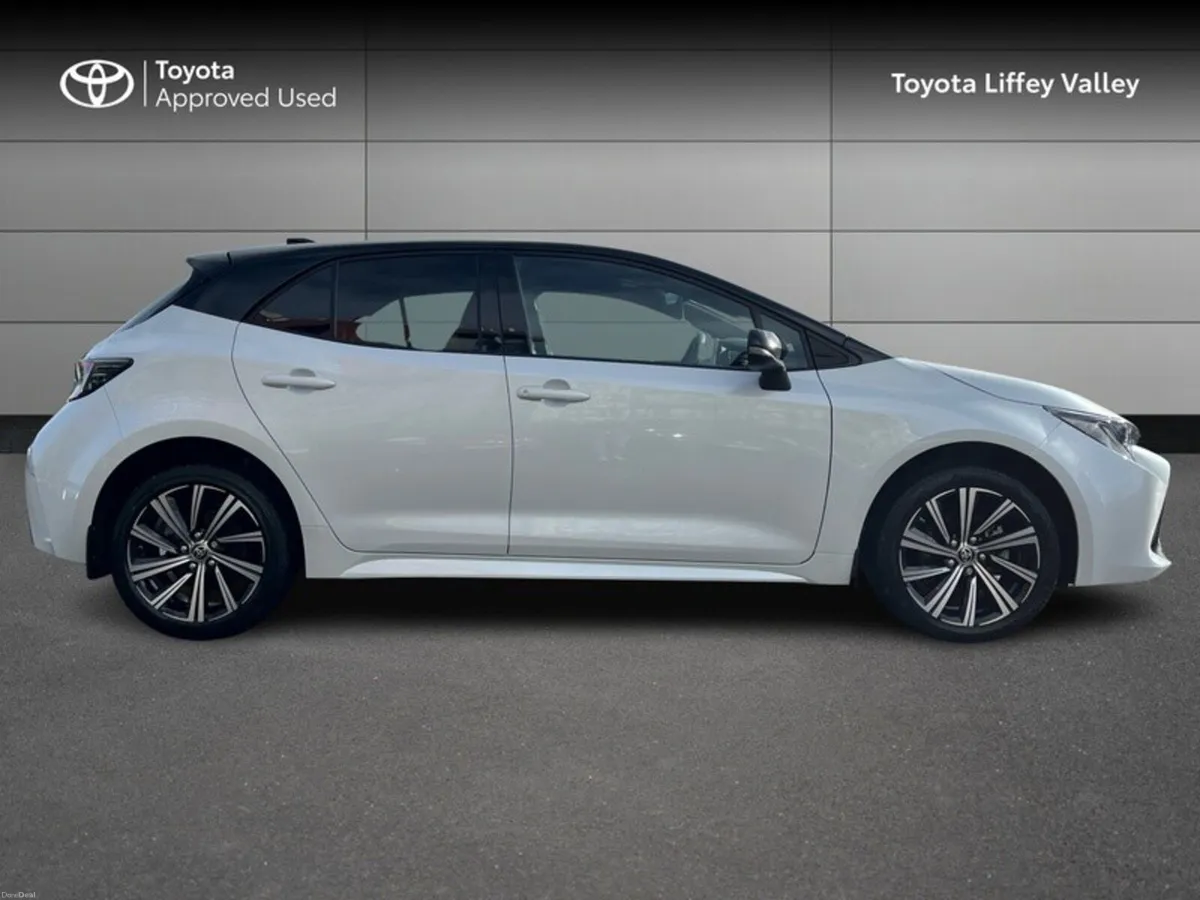 Toyota Corolla L/SPORT H/B AUTO HYBRID - Image 3