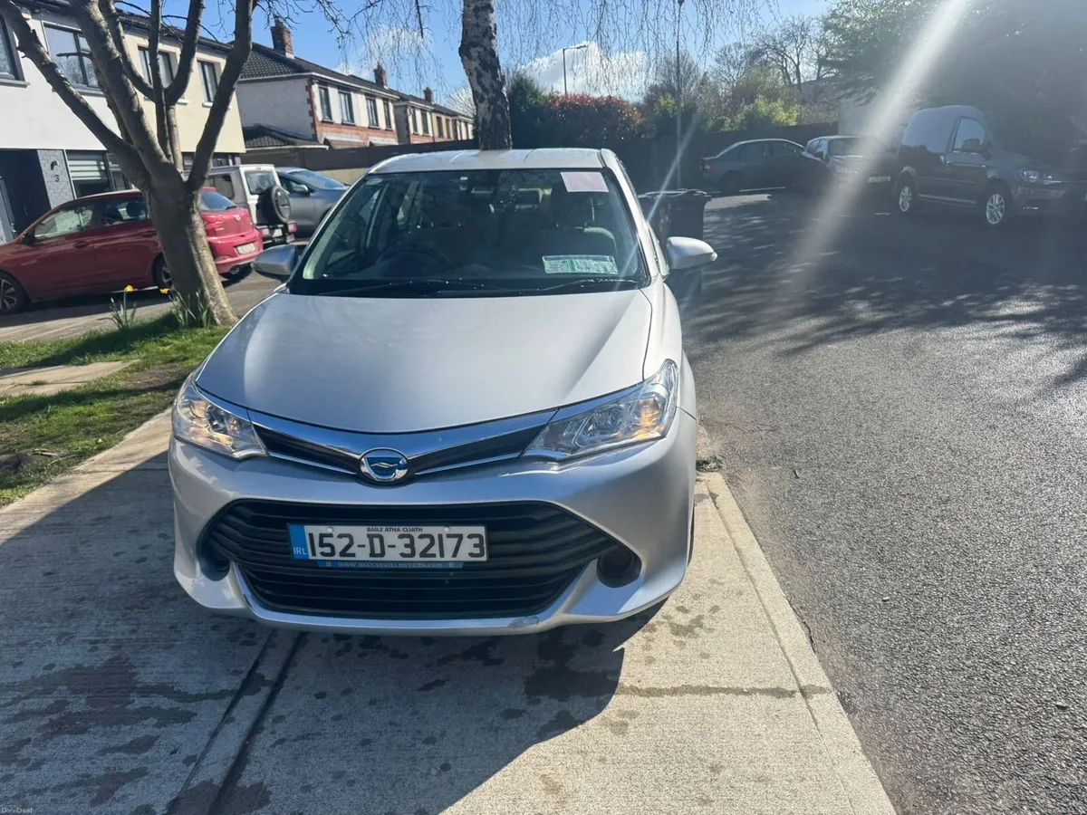 Toyota Corolla axio - Image 2