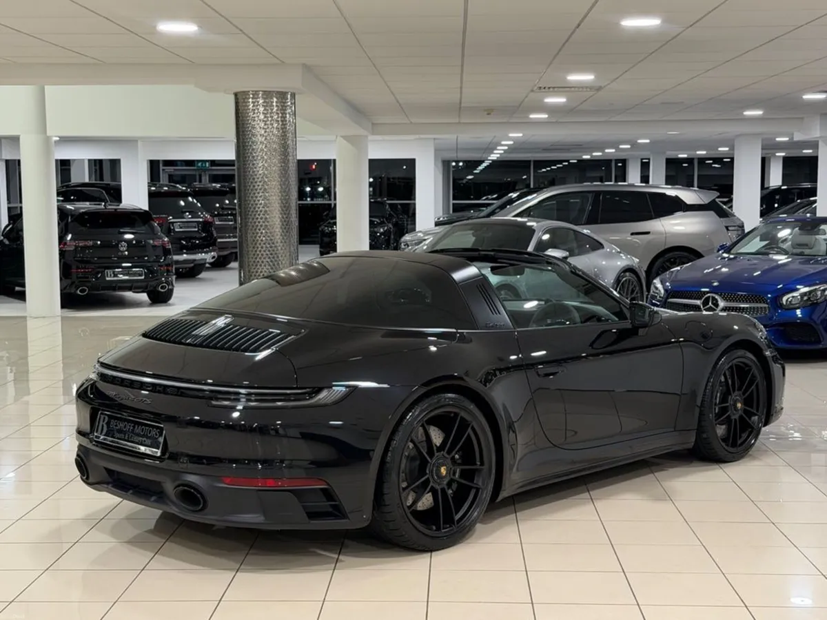 Porsche 911 TARGA 4 GTS=ONLY 9000 MILES//HUGE SPEC - Image 3