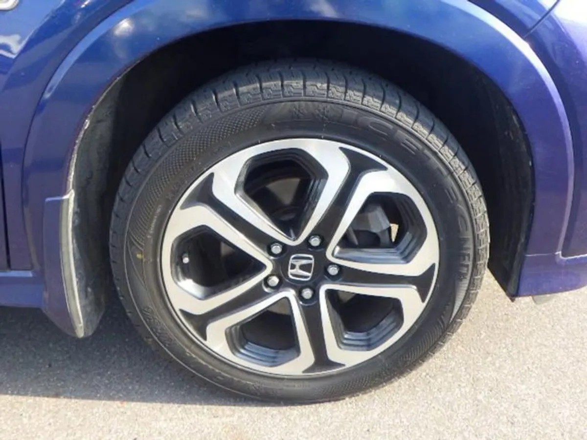 Honda Vezel Hybrid Z - Image 3