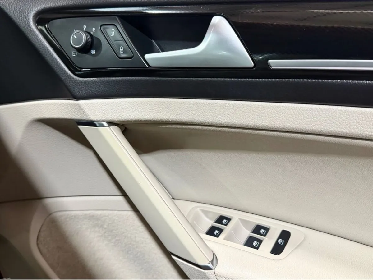 Volkswagen Golf HIGHLINE 1.6 TDI MANUAL 5SPEED 110 - Image 3