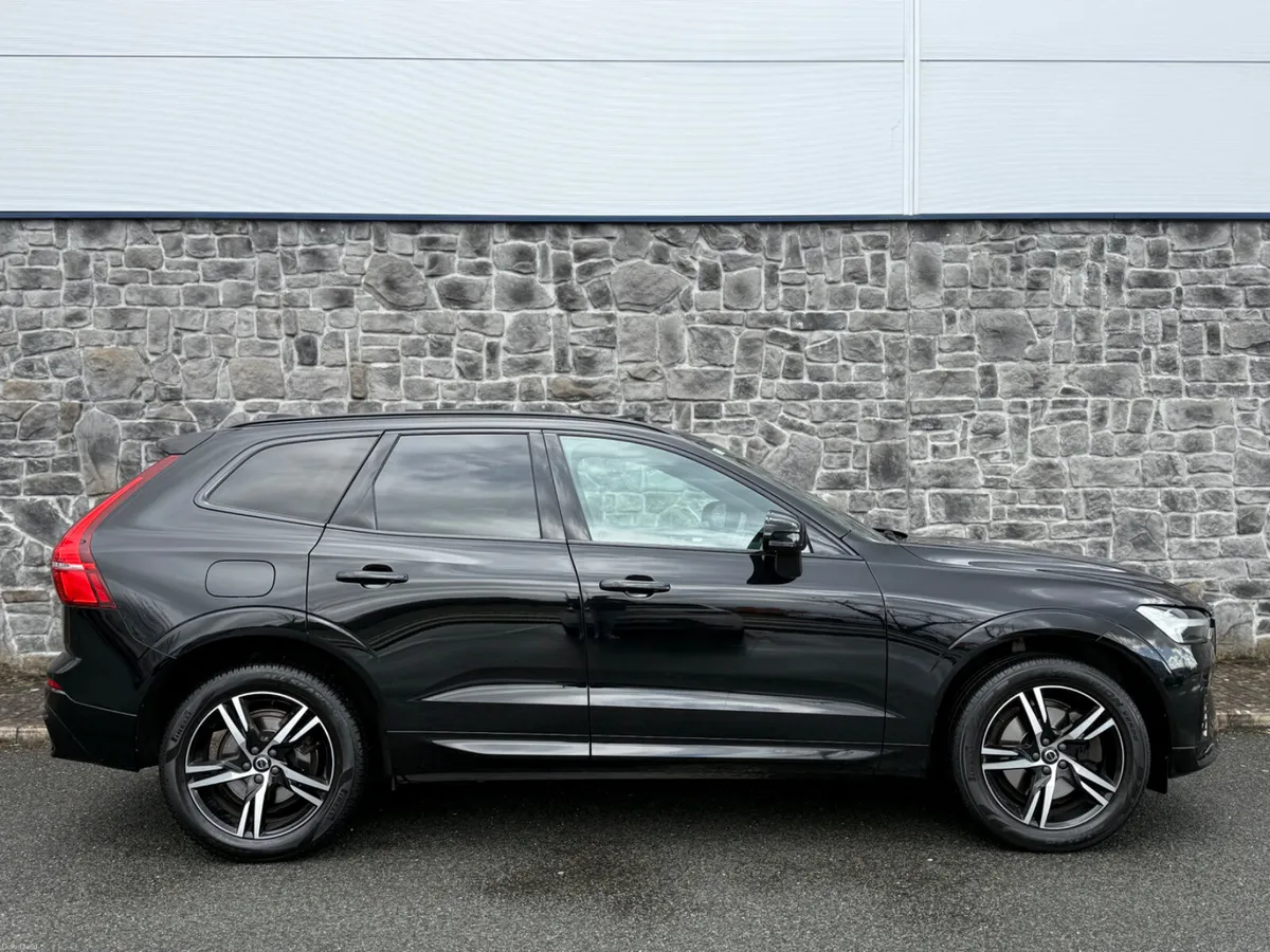 2021 Volvo XC60 R-Design Dark 2.0D FSH Pan Roof - Image 4