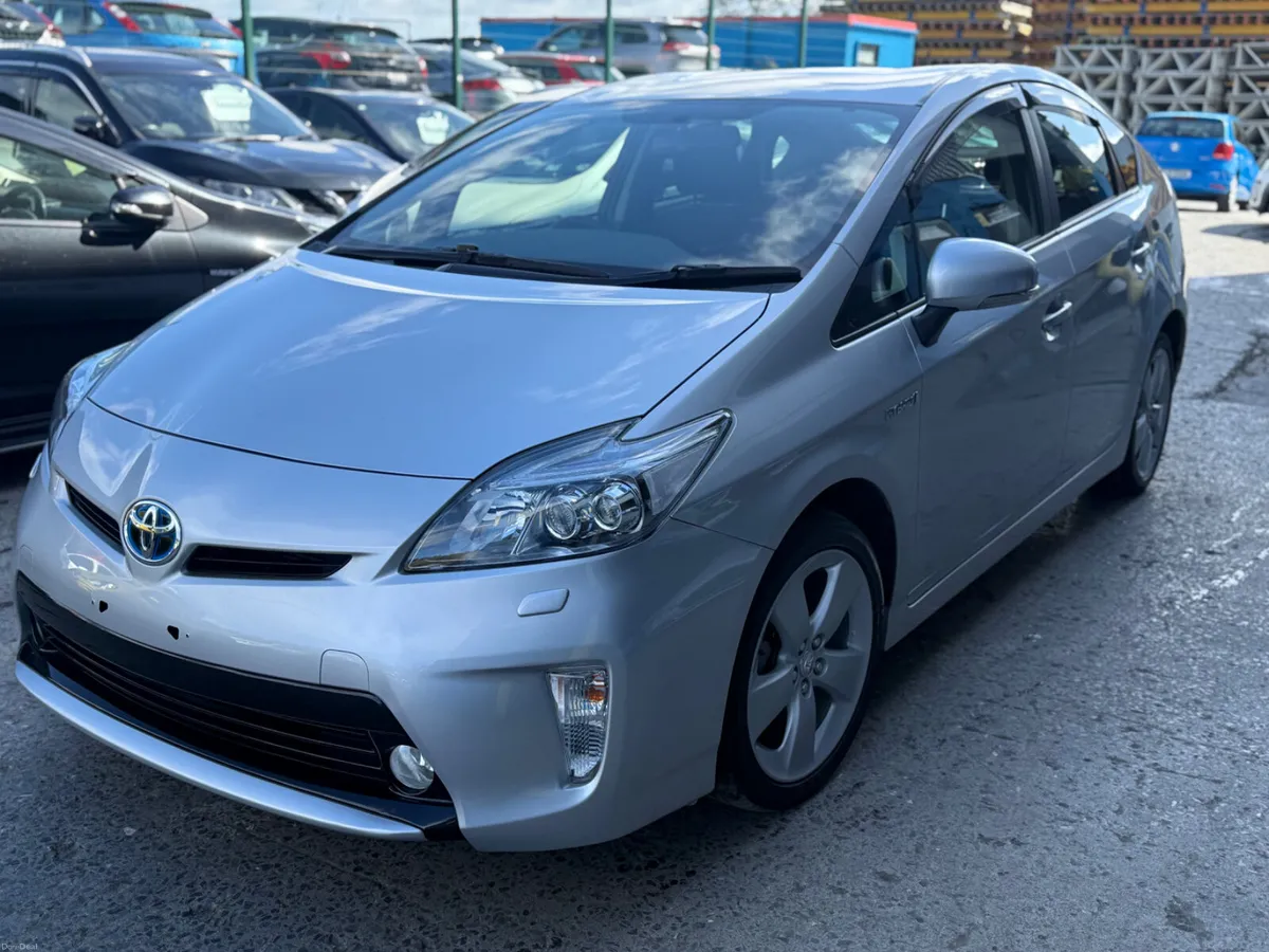 2014 Toyota Prius Hybrid Auto - Image 1