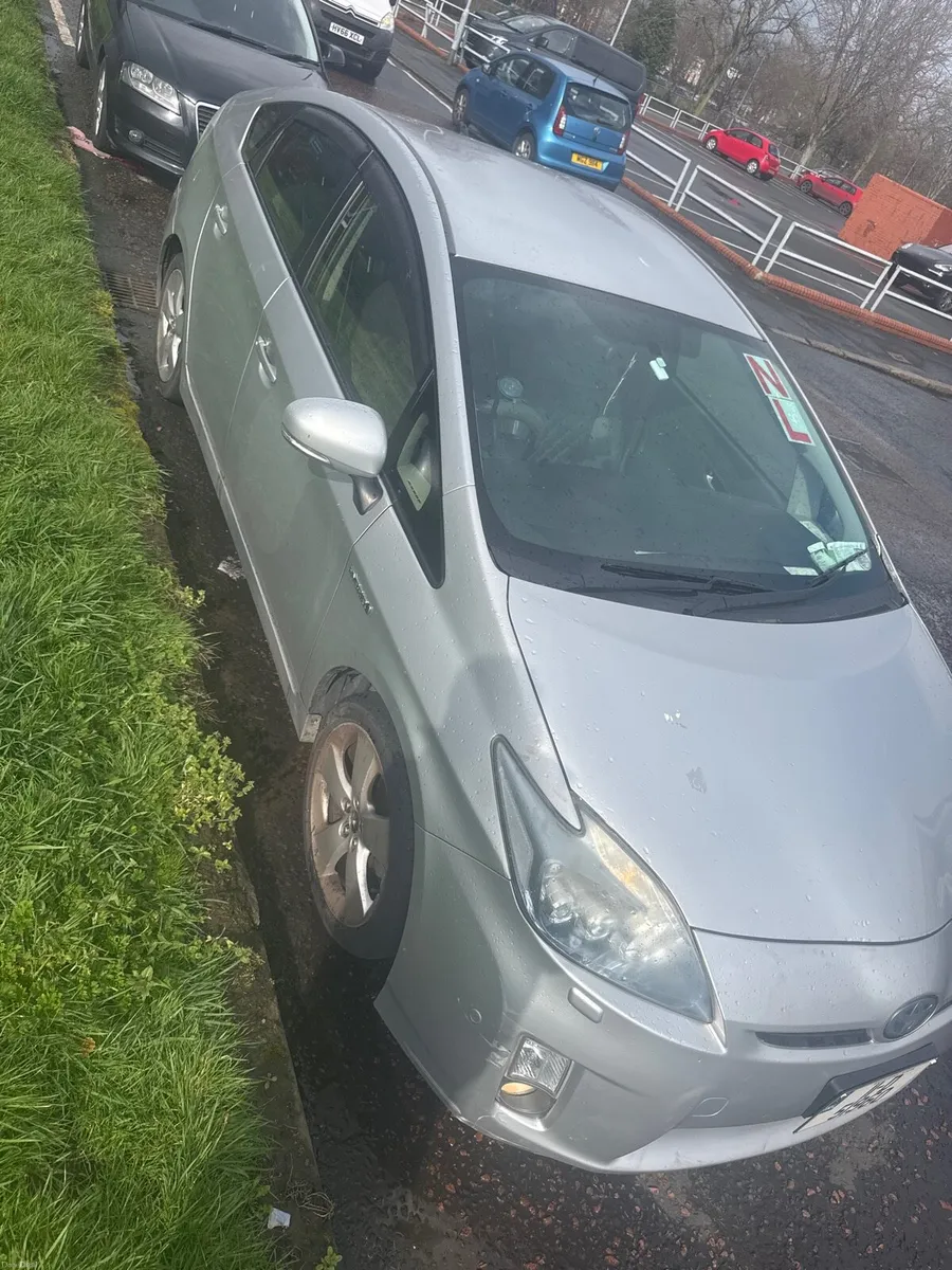 Toyota Prius 2011 - Image 4