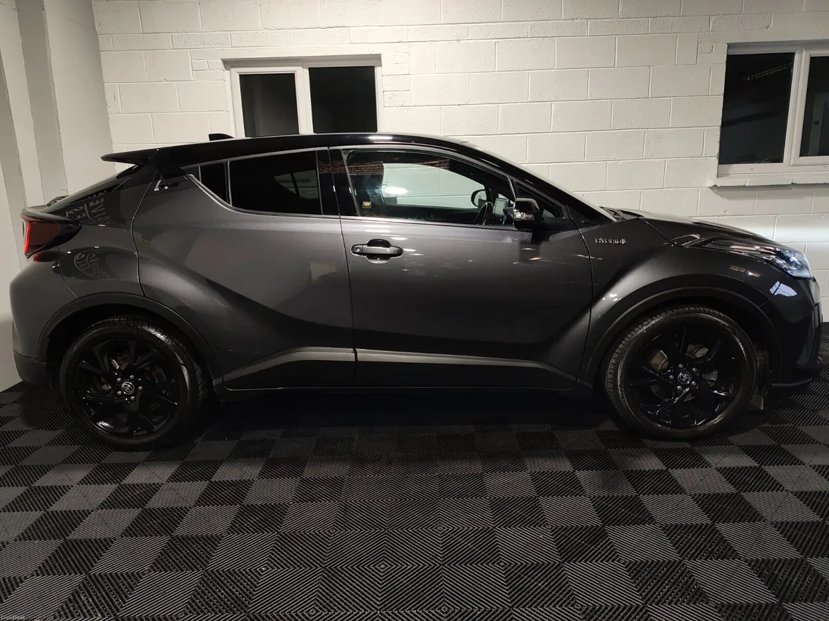 Toyota C-HR 2021 1.8 AUTO BITONE SPORT SPEC EXTRAS - Image 2