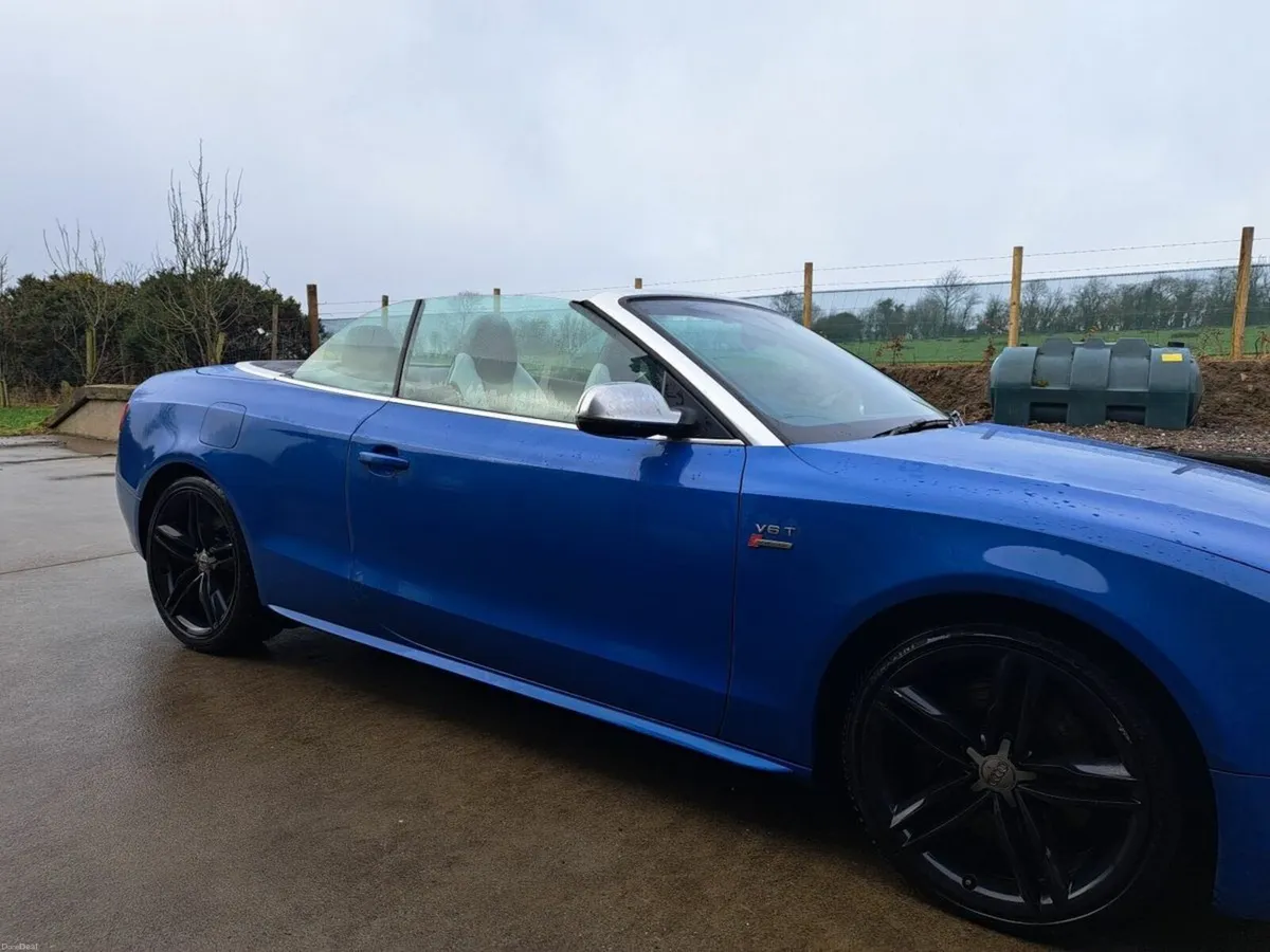 Audi S5 Convertible - Image 3