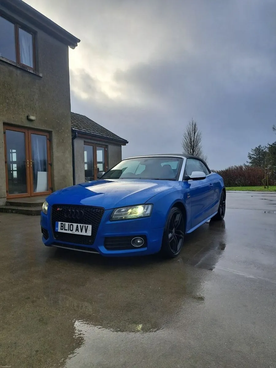Audi S5 Convertible - Image 4