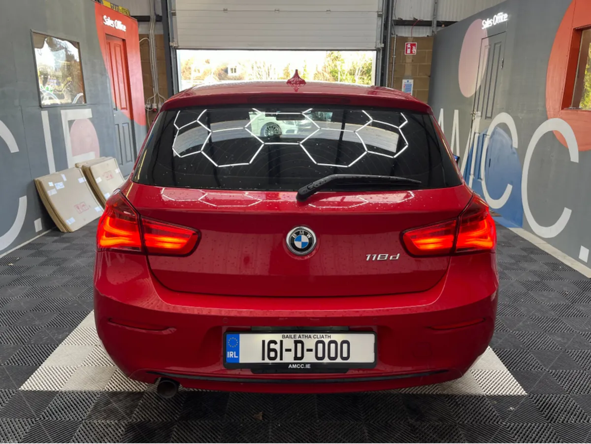 BMW 1-Series 2016 BMW 118D SPORT 2.0 AUTOMATIC / C - Image 3