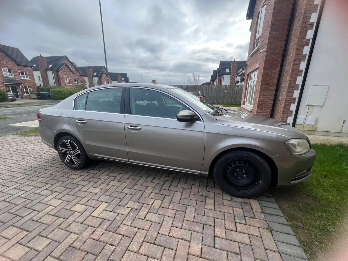 Volkswagen Passat 2012 - Image 4