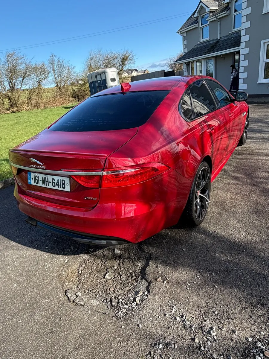 Jaguar XF R-Sport 2016 - Image 4