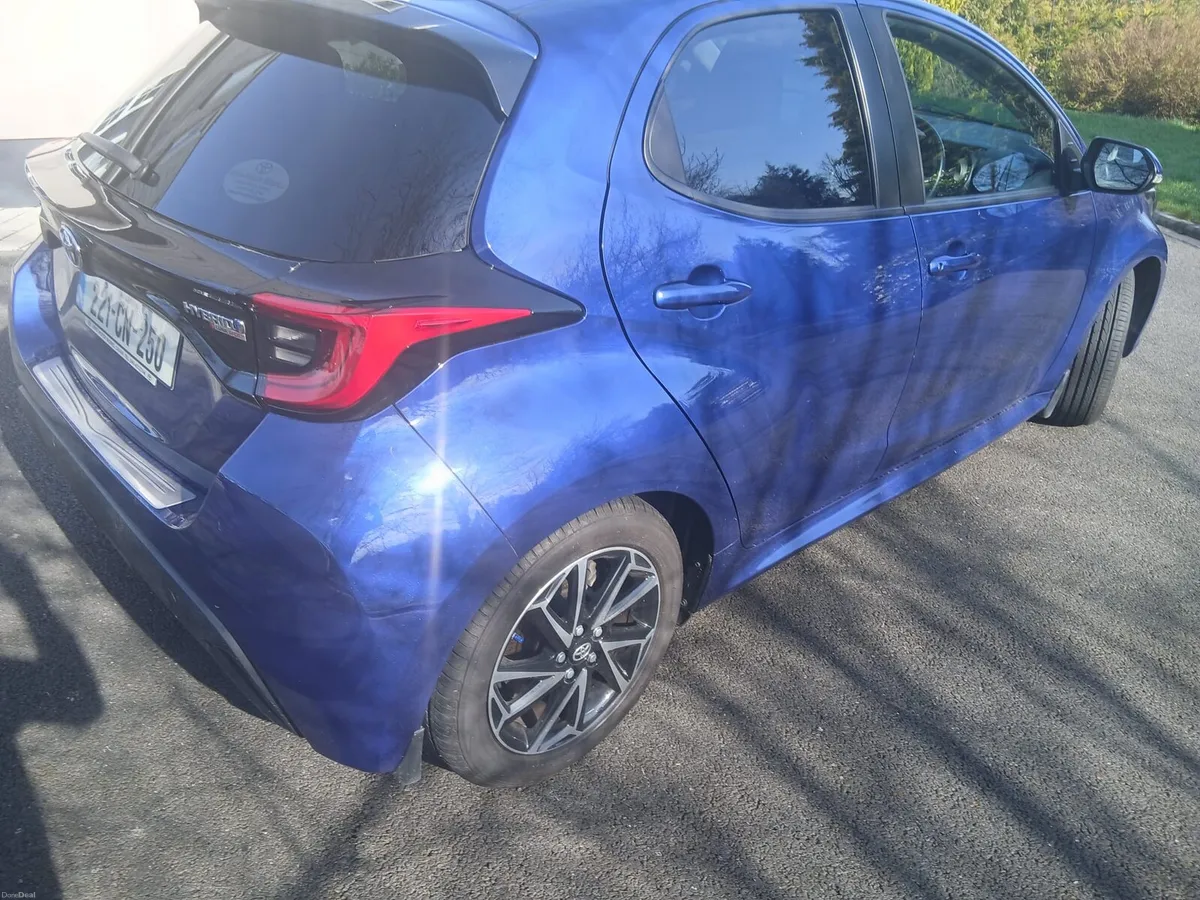 2022 Toyota Yaris Hybrid Luna Sport nct 28 1 owner - Image 2