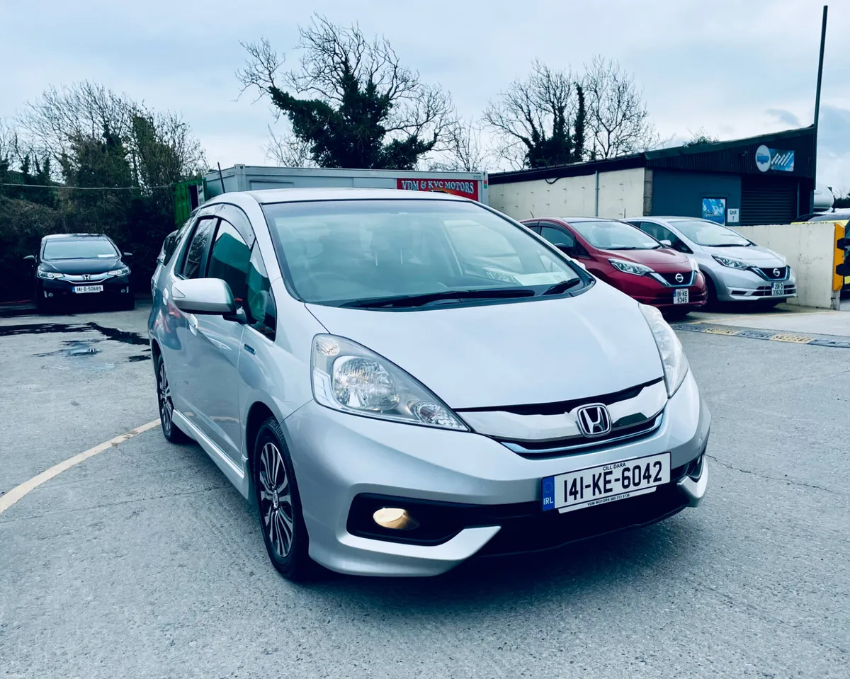 HONDA FIT SHUTTLE 2014 /1.3, HYBRID/ - Image 1