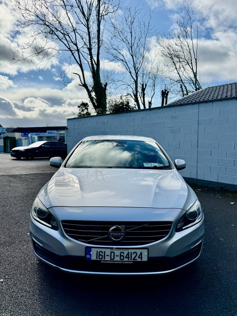 Volvo S60 Full Spec - Image 2