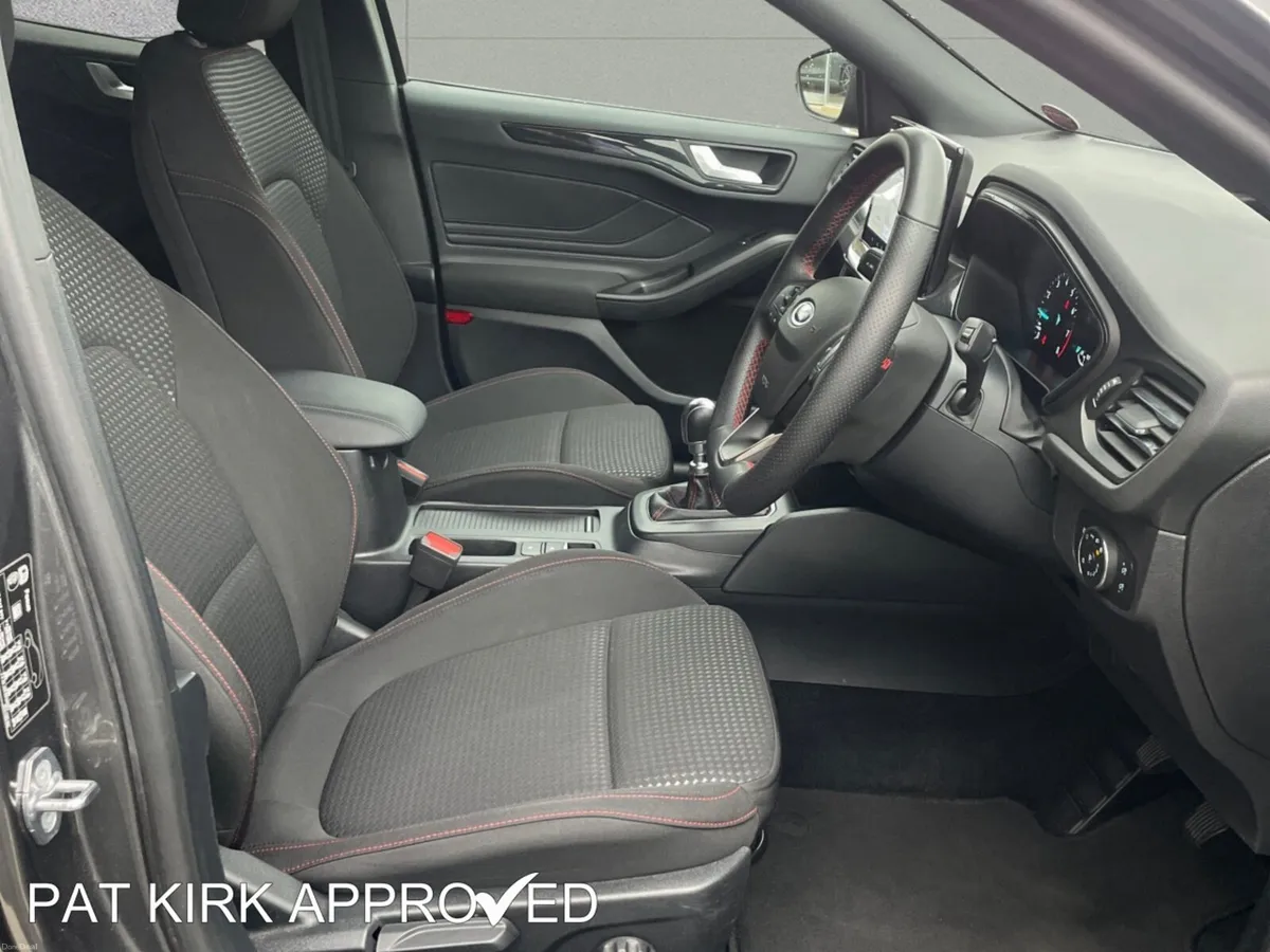 Ford Focus Hatchback ST-Line - Image 6