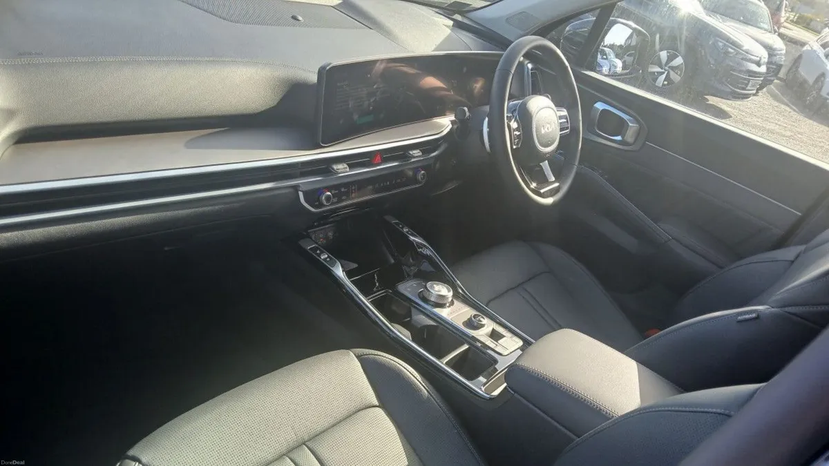 Kia Sorento 1.6 PHEV SEM **REAR VIEW CAMERA, 7 SEA - Image 3